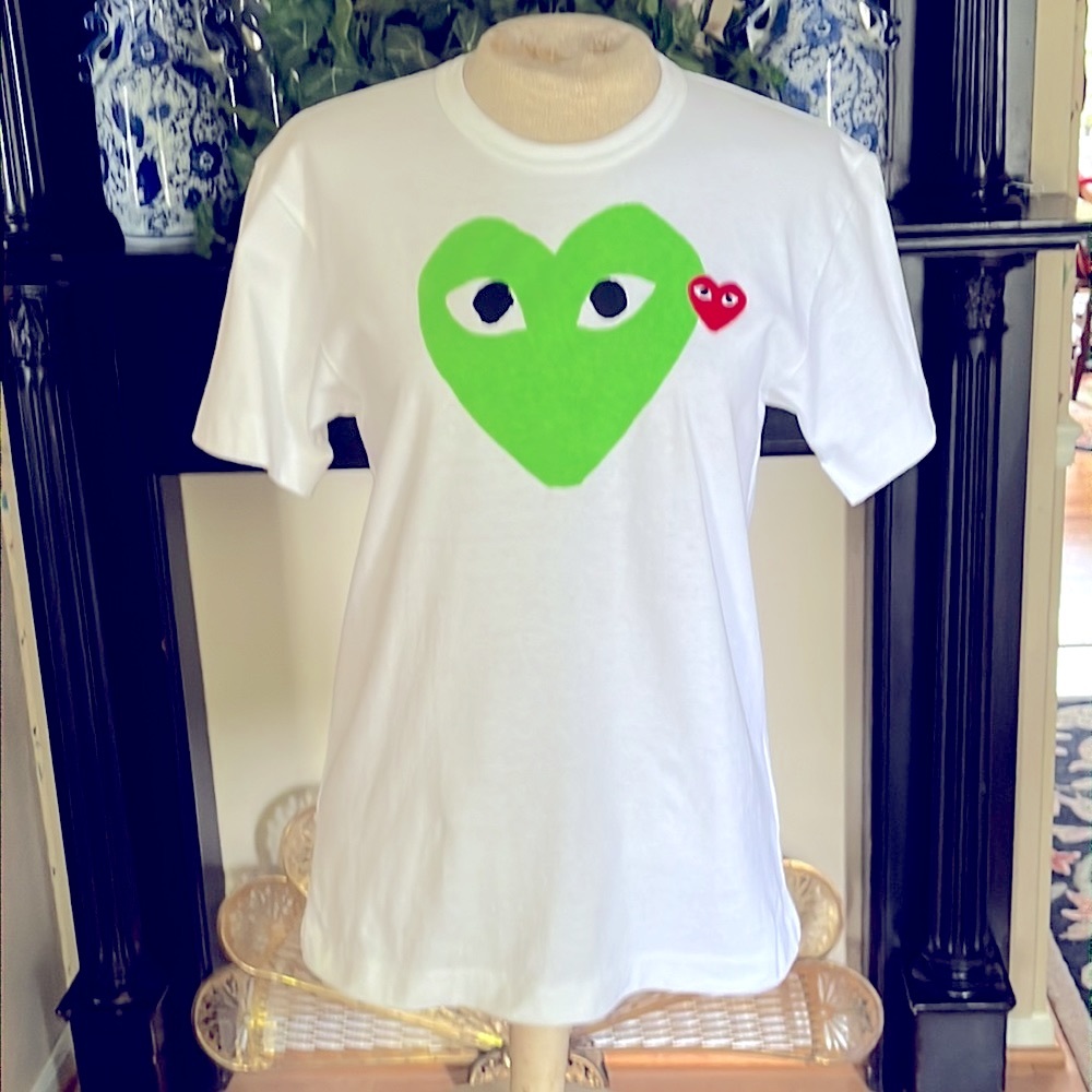 PLAY tee